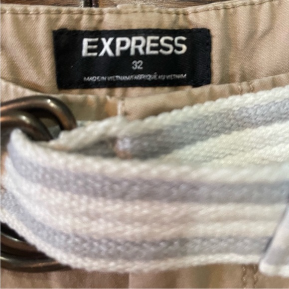 Express Size 32 Tan/Khaki Shorts with a white Belt. - Picture 3 of 3